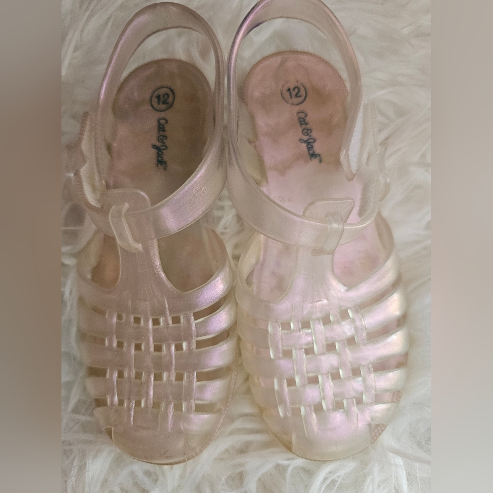Bundle of slippers / sandals for kids! - Picture 3 of 9